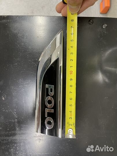 Эмблема volkswagen polo 5 левое крыло