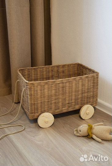 Плетёная тележка (ручная работа)