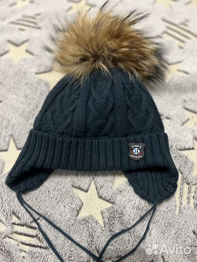 Шапка с натуральным помпоном
