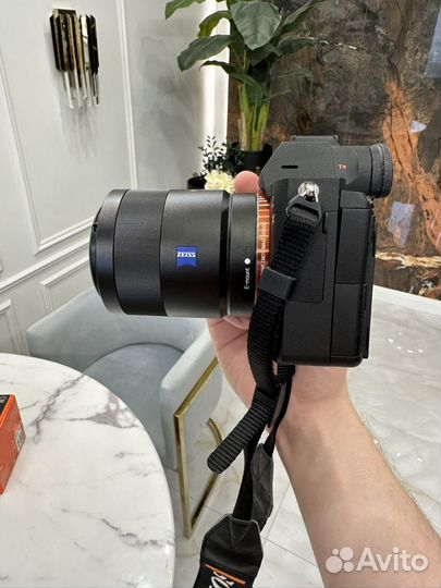 Компактный фотоаппарат Sony A7