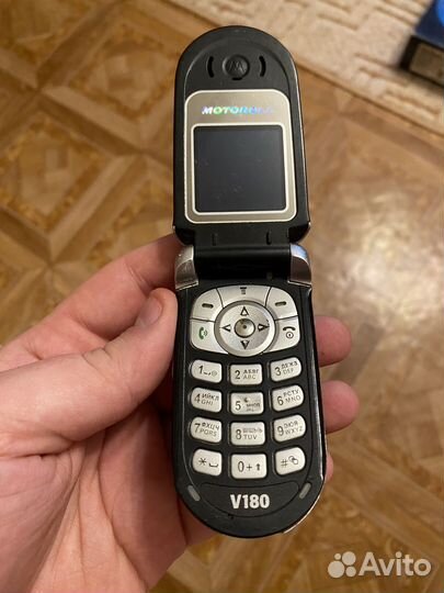Motorola V180