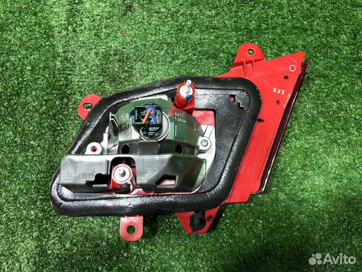 Фонарь внутренний задний левый Nissan Fuga Y50