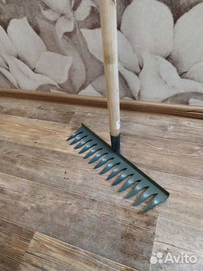 Грабли садовые