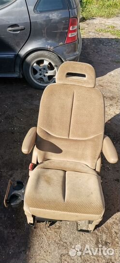 Кресла Dodge Caravan 3
