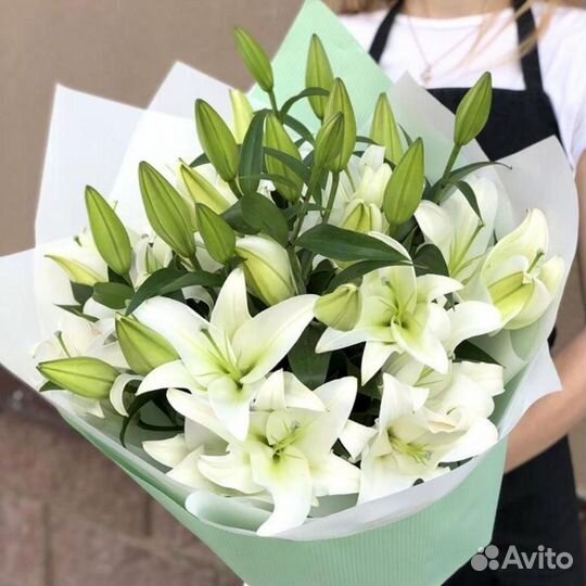 Букет из больших лилий