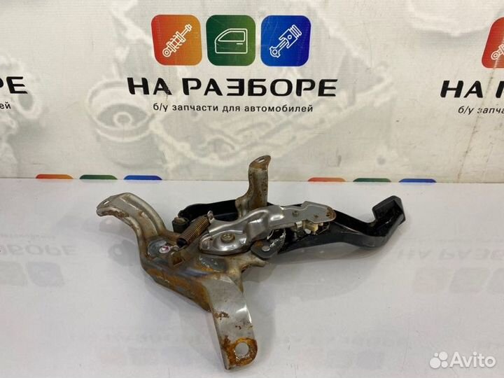 Педаль стояночного тормоза Toyota Camry XV55