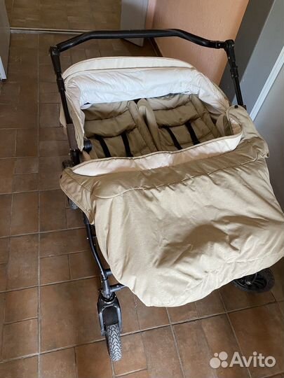 Коляска для двойни