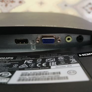 Монитор Philips 223V7Q