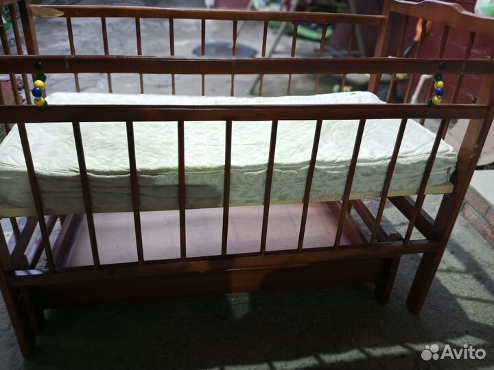 Детская кроватка