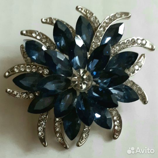 Брошки винтажные Крупные.Камни.Металл