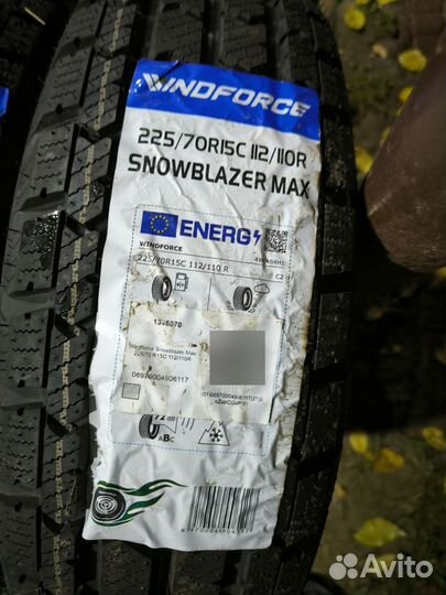 Windforce Snowblazer Max 225/70 R15C 112R