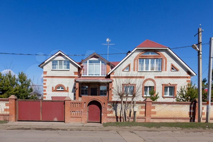 Дом 400 м² на участке 15 сот.