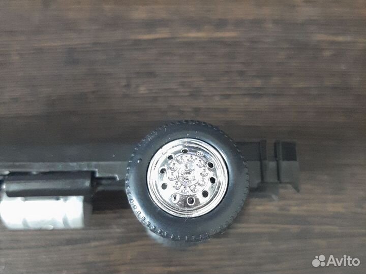 Шасси от модели грузовика 1:43