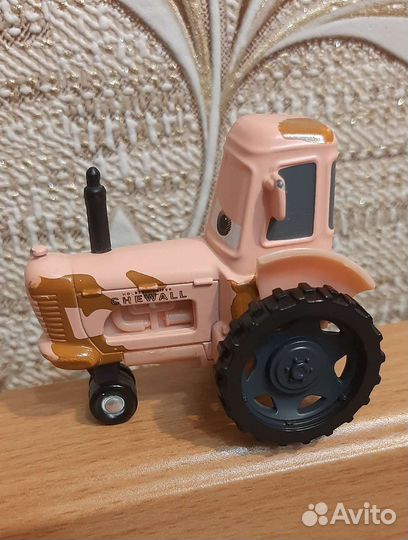 Трактор корова из мультика Тачки