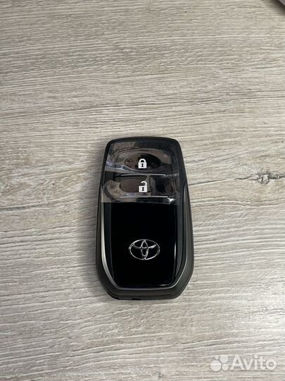 Ключ зажигания Toyota LC 200