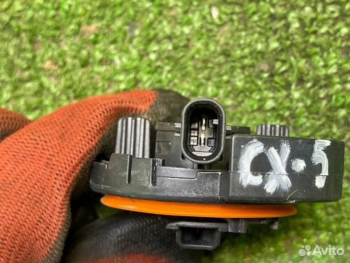 Датчик подушки безопасности передний правый Mazda