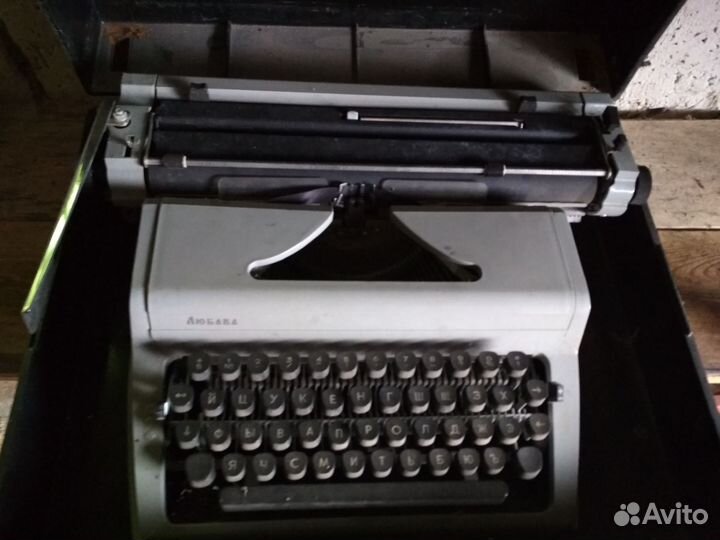 Пишущая машинка, печатная машина