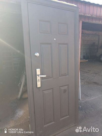 Дверь входная металлическая В резерве