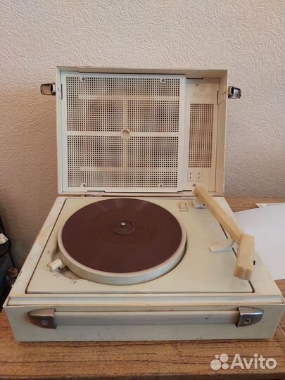 Электрофон Проигрыватель пластинок 
