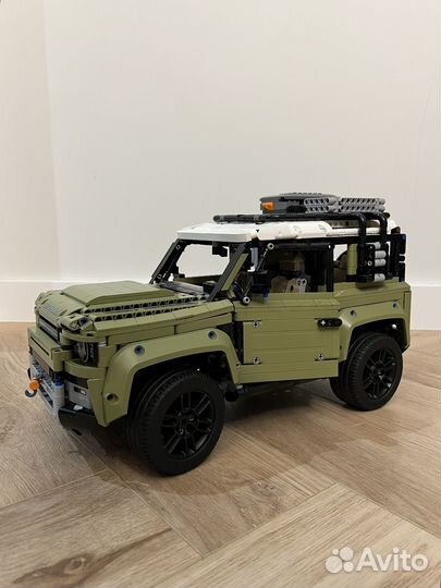 Lego technic 42110 land rover defender