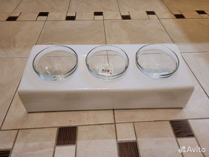 Новая миска для собак и кошек на подставке