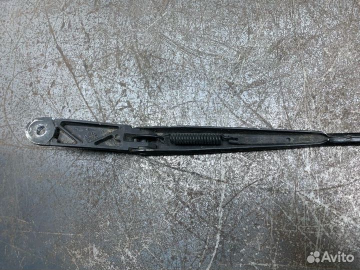 Поводок передний правый Volkswagen Golf хэтчбек