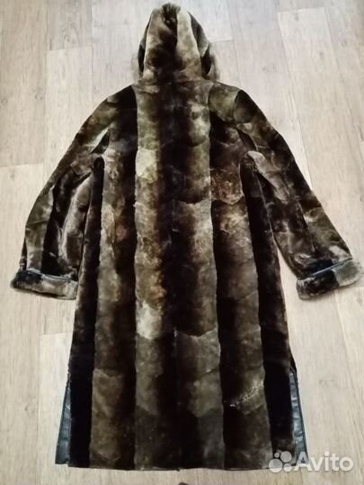 Шуба мутоновая с капюшоном