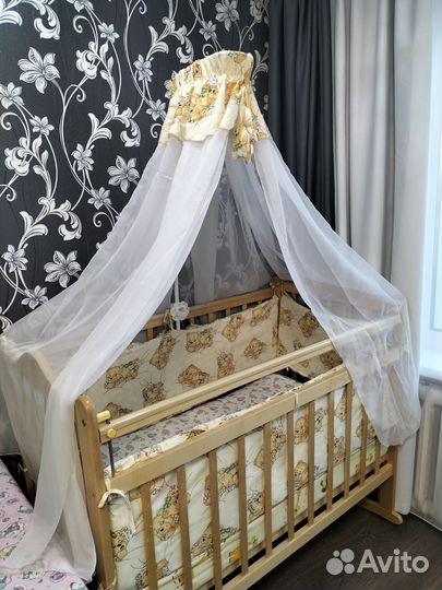 Детская кроватка