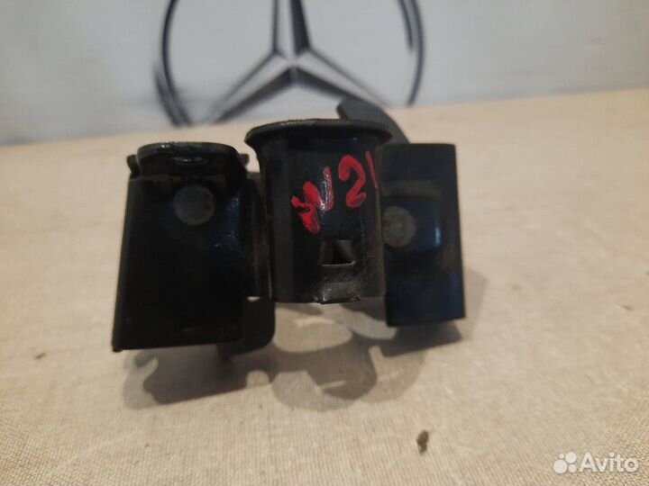 Замок капота Mercedes E350 W211 272.964 2005