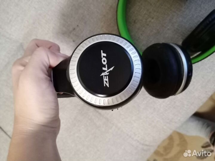 Беспроводные наушники