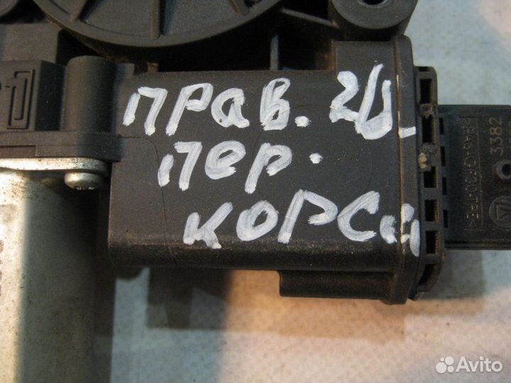 Мотор стеклоподъемника передний правый Opel Corsa
