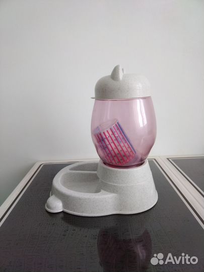 Миска для животных с автоматической подачей