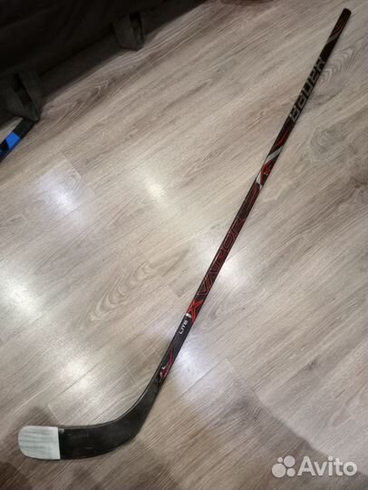 Продам хоккейную клюшку