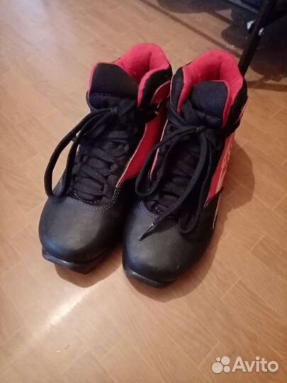 Лыжные ботинки