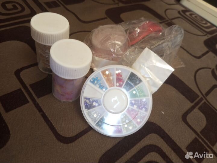 Для дизайна ногтей