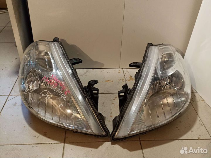 Фара Nissan Tiida C11