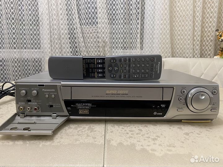 Видеомагнитофон Panasonic NV-HD680AM