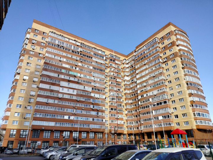 3-к. квартира, 140 м², 3/17 эт.