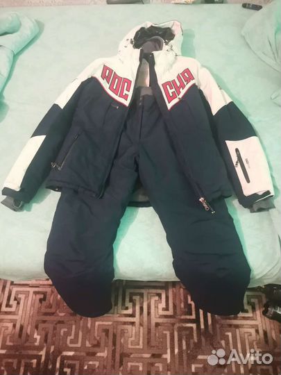 Зимний лыжный костюм