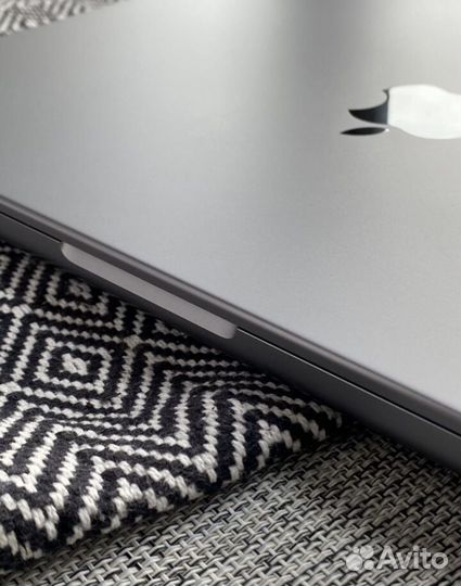 Macbook pro 14 m1 pro 16 512