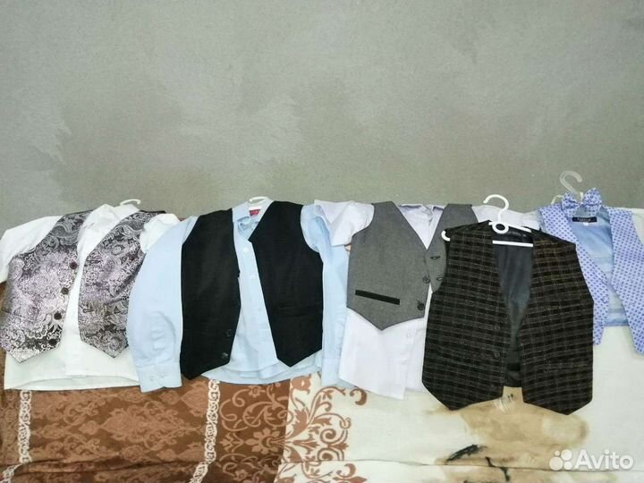 Рубашки и жилетки на мальчика пакетом