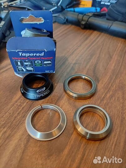 Велозапчасти и аксессуары. Насос, крылья, сумки