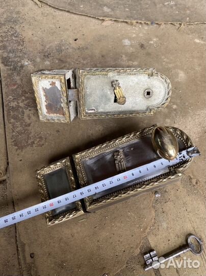 Замки старинные две штуки