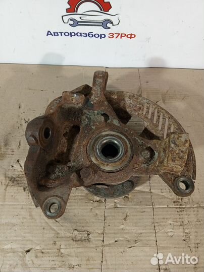 Кулак поворотный передний Chevrolet Blazer