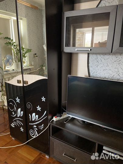 Стенка в гостиную со шкафом бу, горка под тв