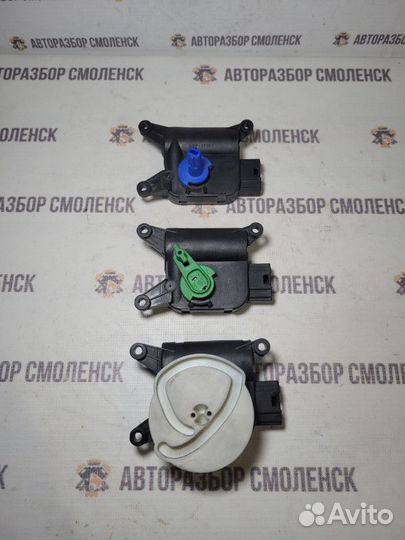 Моторчик заслонки отопителя Audi A4 B6 (2000—2006)