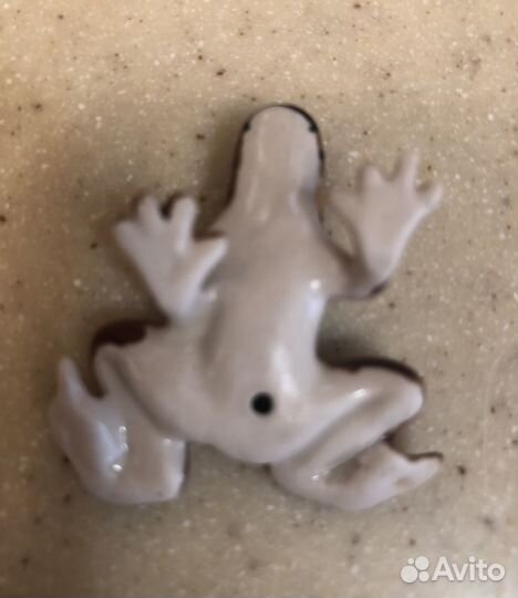 Лягушка фарфоровая статуэтка фигурка
