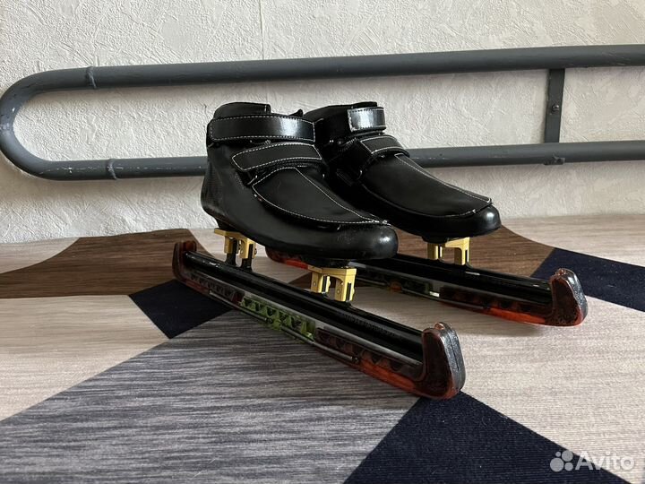 Коньки для шорт трека