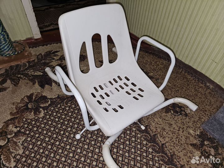 Сиденье для ванной с поворотным механизмом