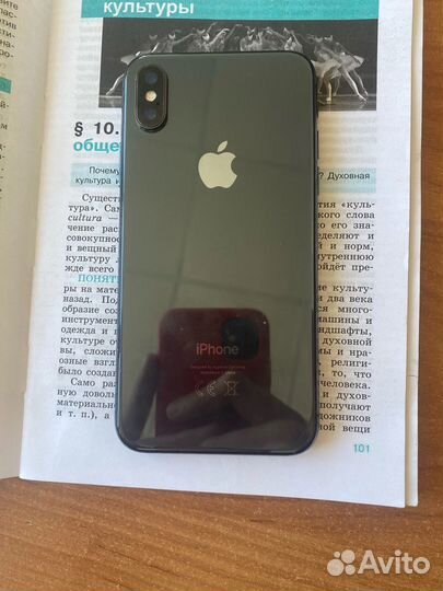 Телефон iPhone 10